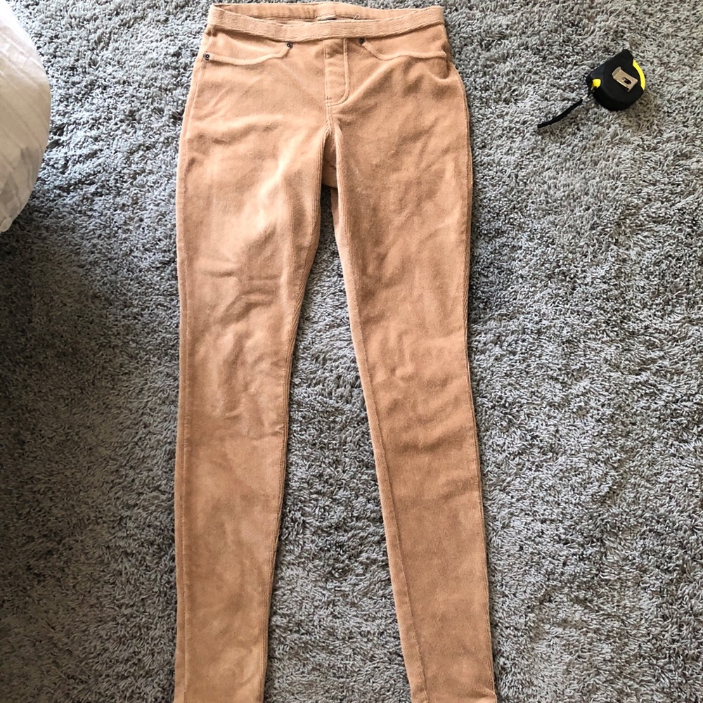 HUE nwot camel brown corduroy leggings